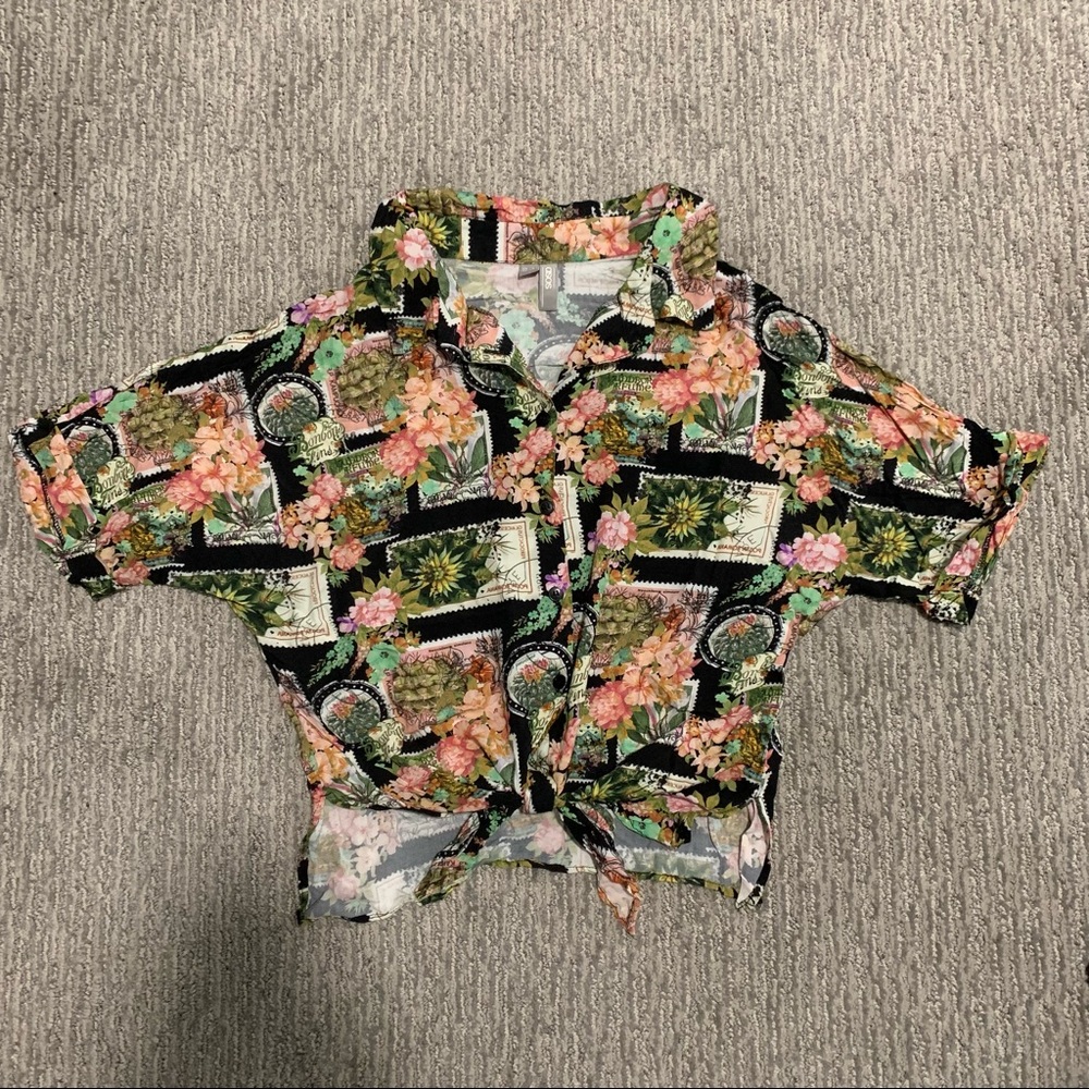 ASOS DESIGN Tie Front Shirt in Postcard Print - Picture 4 of 8